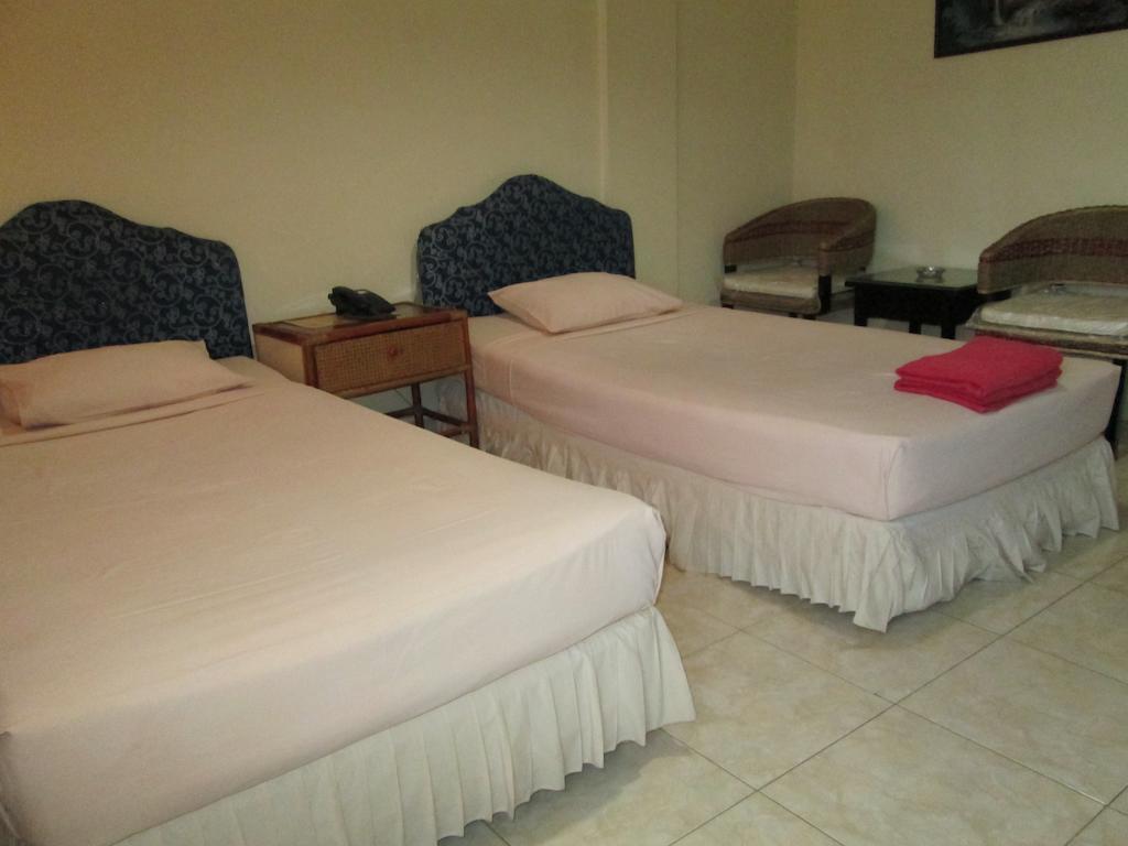 Hotel Istana Makassar Oda fotoğraf