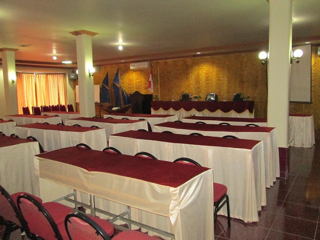 Hotel Istana Makassar Dış mekan fotoğraf