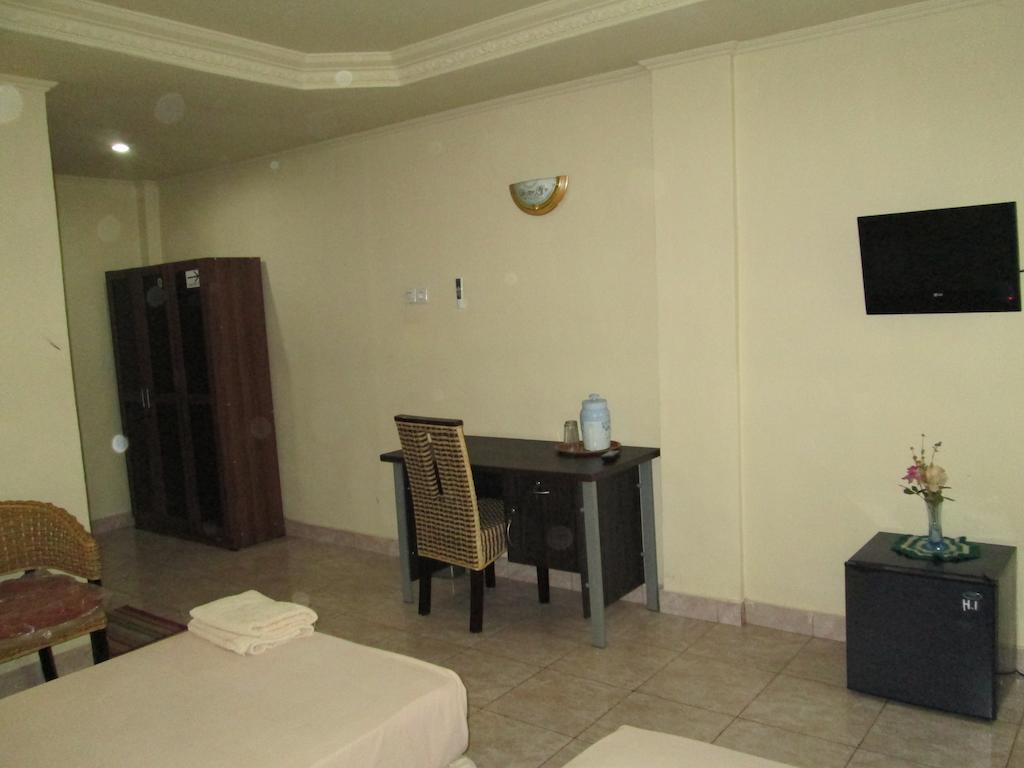 Hotel Istana Makassar Oda fotoğraf