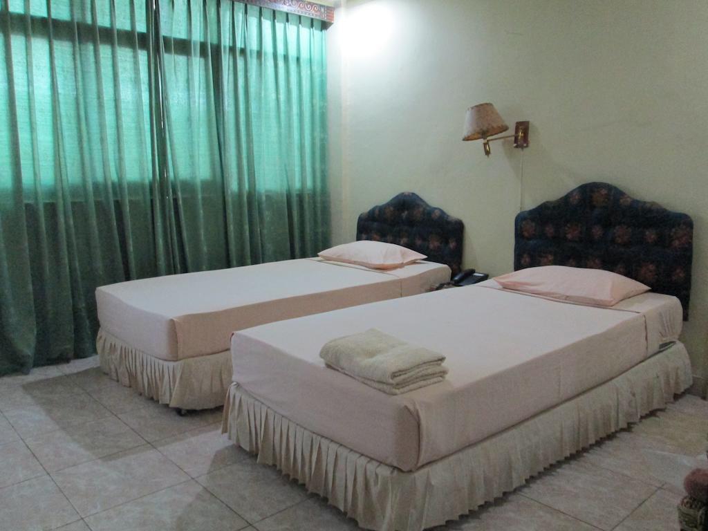 Hotel Istana Makassar Oda fotoğraf